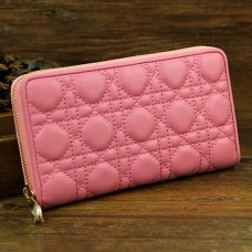 Lady Dior Escapade Portfel ze skóry owczej D0082 Różowy Lady Dior Escapade Portfel ze skóry owczej D0082 Różowy