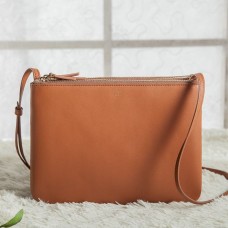 Duża torebka crossbody Celine Trio z brązowej skóry cielęcej Duża torebka crossbody Celine Trio z brązowej skóry cielęcej