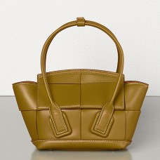 Torba Bottega Veneta Mini Arco 29 ze skóry cielęcej o splocie Moutarde