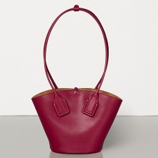 Torba Bottega Veneta Small Basket Tote ze skóry cielęcej w kolorze amarantowym Torba Bottega Veneta Small Basket Tote ze skóry cielęcej w kolorze amarantowym