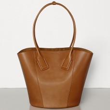 Torba typu koszyk Bottega Veneta Medium z brązowej skóry cielęcej Torba typu koszyk Bottega Veneta Medium z brązowej skóry cielęcej