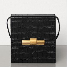 Torebka Bottega Veneta Daisey z czarnej skóry tłoczonej na wzór krokodyla Torebka Bottega Veneta Daisey z czarnej skóry tłoczonej na wzór krokodyla