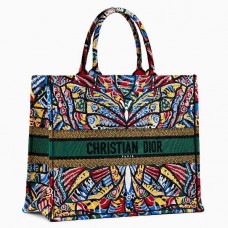 Torba Dior Butterfly Book Tote z wielokolorowego haftowanego płótna Torba Dior Butterfly Book Tote z wielokolorowego haftowanego płótna