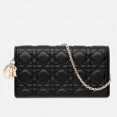 Kopertówka Dior Lady Dior z łańcuszkiem w kolorze czarnej skóry jagnięcej Kopertówka Dior Lady Dior z łańcuszkiem w kolorze czarnej skóry jagnięcej