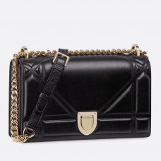 Torba Dior Diorama z czarnej skóry jagnięcej z dużym motywem Cannage Torba Dior Diorama z czarnej skóry jagnięcej z dużym motywem Cannage