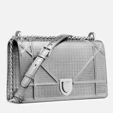 Torba Dior Diorama ze srebrnej metalicznej skóry cielęcej Torba Dior Diorama ze srebrnej metalicznej skóry cielęcej