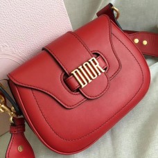 Torba siodłowa Dior D-Fence z czerwonej skóry cielęcej Torba siodłowa Dior D-Fence z czerwonej skóry cielęcej