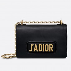 Dior Czarna torebka J'Adior z klapką ze skóry cielęcej Dior Czarna torebka J'Adior z klapką ze skóry cielęcej
