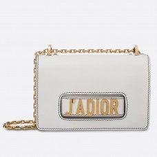 Dior Biała torebka J'Adior z klapką ze skóry cielęcej Dior Biała torebka J'Adior z klapką ze skóry cielęcej