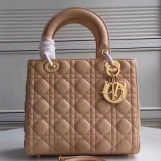 Torebka Dior Medium Lady Dior w kolorze morelowej skóry jagnięcej Torebka Dior Medium Lady Dior w kolorze morelowej skóry jagnięcej