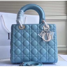 Torebka Dior Medium Lady Dior z jagnięcej skóry Celeste Torebka Dior Medium Lady Dior z jagnięcej skóry Celeste