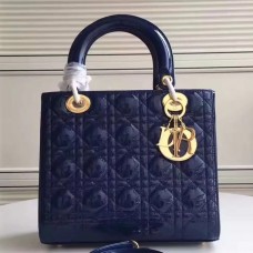 Torebka Dior Medium Lady Dior w kolorze niebieskim ze skóry lakierowanej