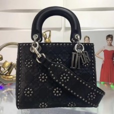 Torebka Dior Lady Dior Medium z czarnej skóry cielęcej z ćwiekami Torebka Dior Lady Dior Medium z czarnej skóry cielęcej z ćwiekami