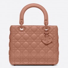 Torebka Dior Medium Lady Dior w kolorze pudrowym, ultramatowa skóra cielęca Torebka Dior Medium Lady Dior w kolorze pudrowym, ultramatowa skóra cielęca