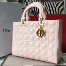 Duża torebka Dior Lady Dior w beżowej lakierowanej skórze Duża torebka Dior Lady Dior w beżowej lakierowanej skórze
