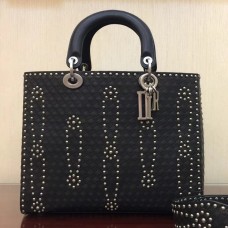 Duża torebka Dior Lady Dior ze skóry cielęcej z ćwiekami w kolorze czarnym