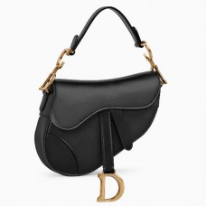 Dior Mini Torebka Saddle Bag z Czarnej Skóry Cielęcej Dior Mini Torebka Saddle Bag z Czarnej Skóry Cielęcej